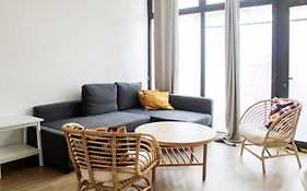 Spacious Appt Close To Place Monge